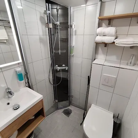 Toivola מלון קמי